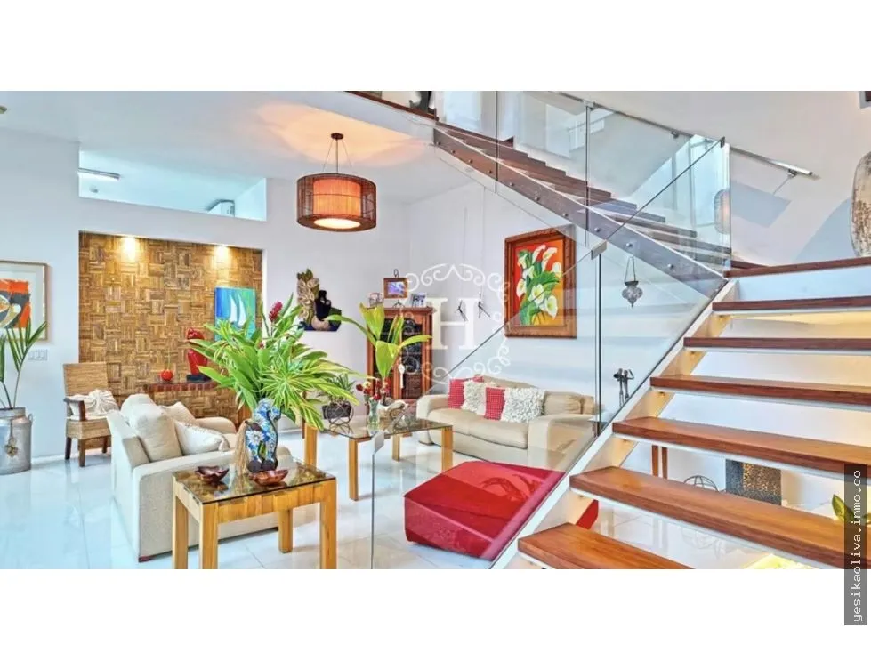 Venta de residencia en Altos del Golf