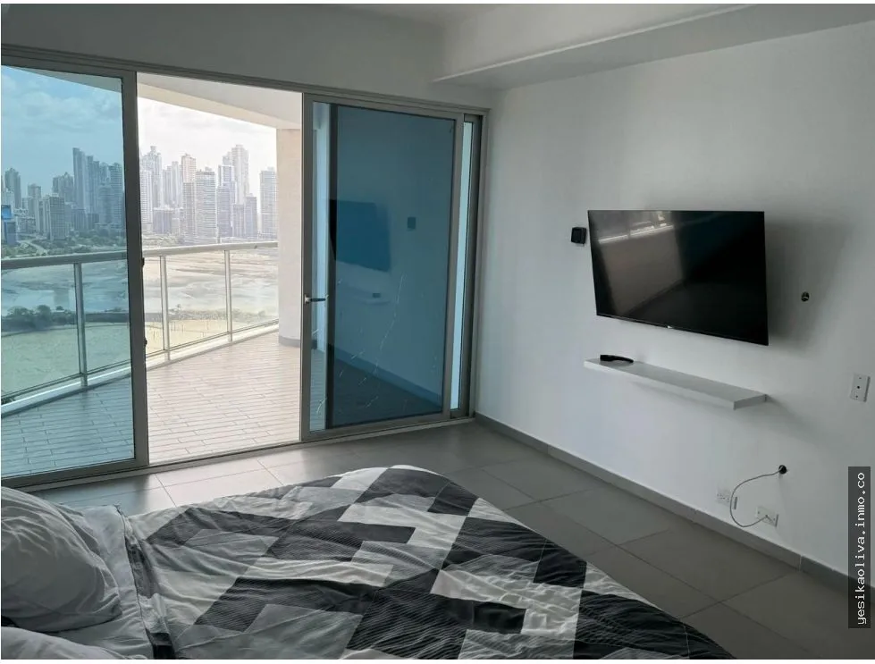 Apartamento en Alquiler Amoblado Avenida Balboa