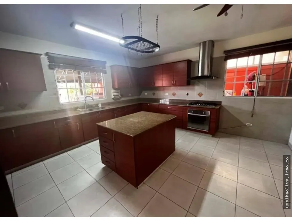 Venta de Residencia Campo Limberg