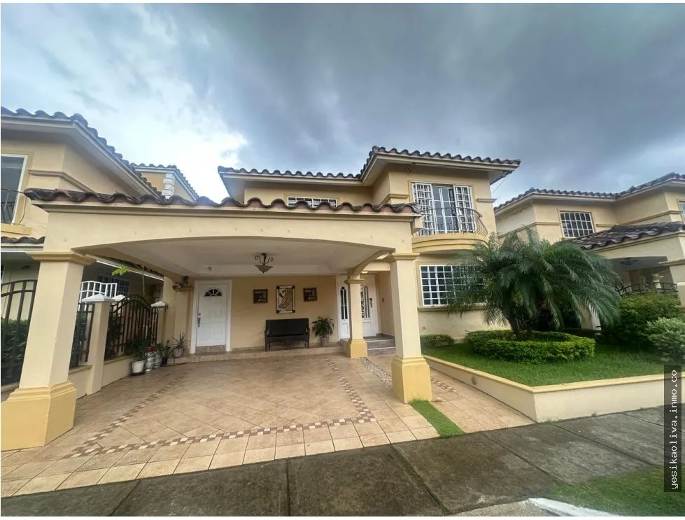 Venta de hermosa residencia en Condado del Rey