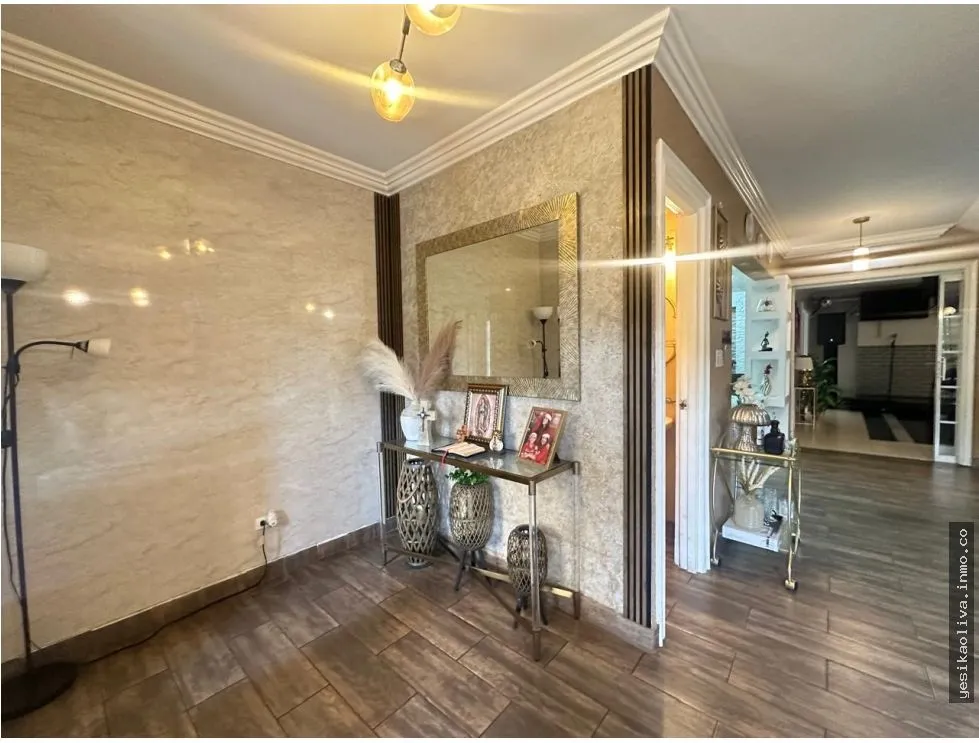 Venta de hermosa residencia en Condado del Rey