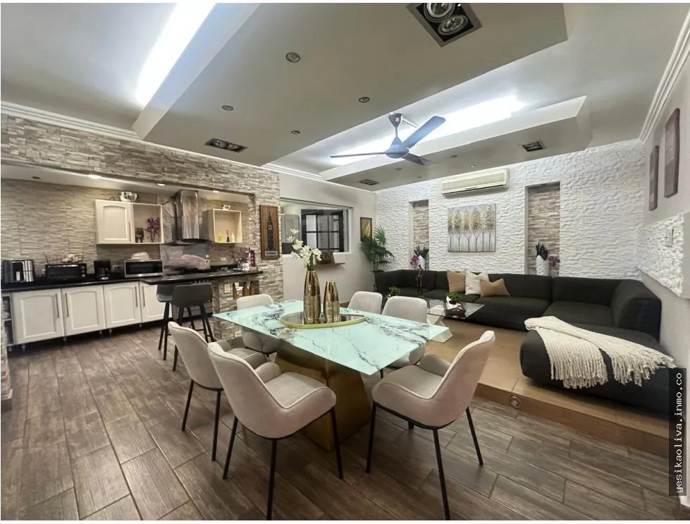 Venta de hermosa residencia en Condado del Rey