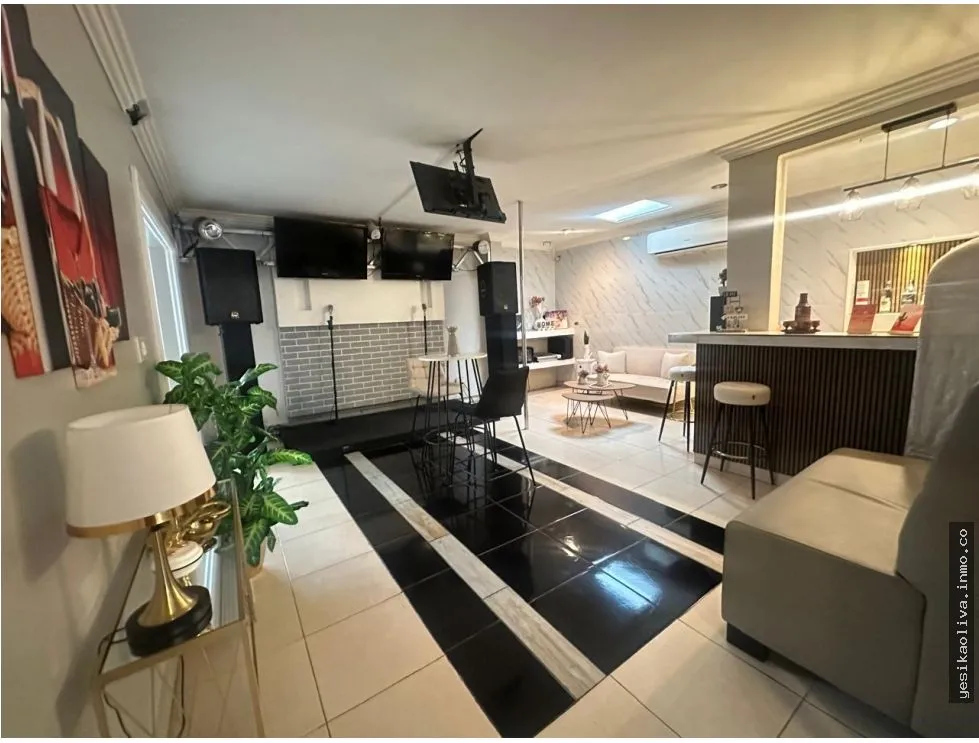 Venta de hermosa residencia en Condado del Rey