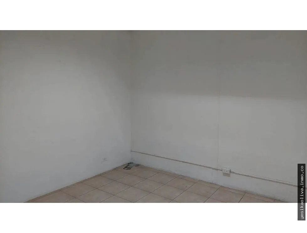 Se alquila galera comercial en Parque Lefevre