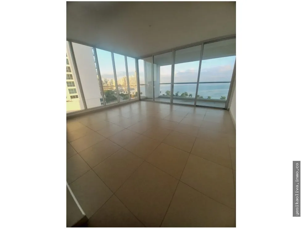 Venta de apartamento en Avenida Balboa
