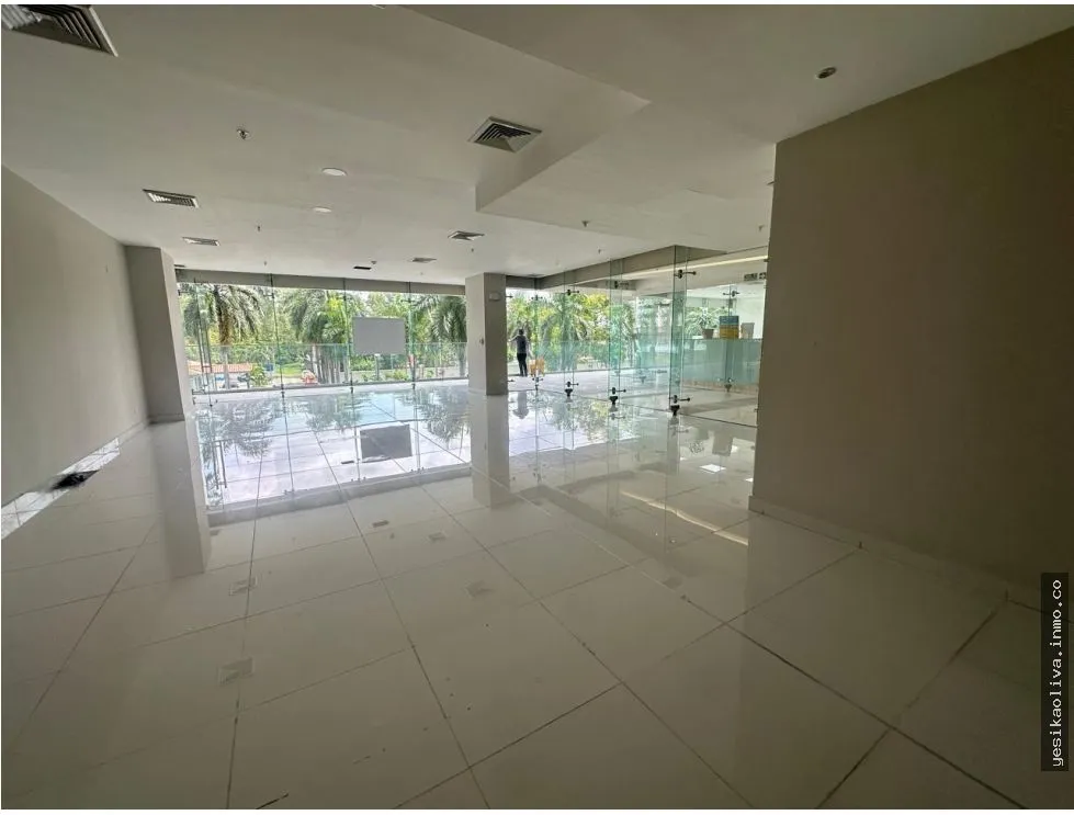 Espace commercial à Costa del Este à louer