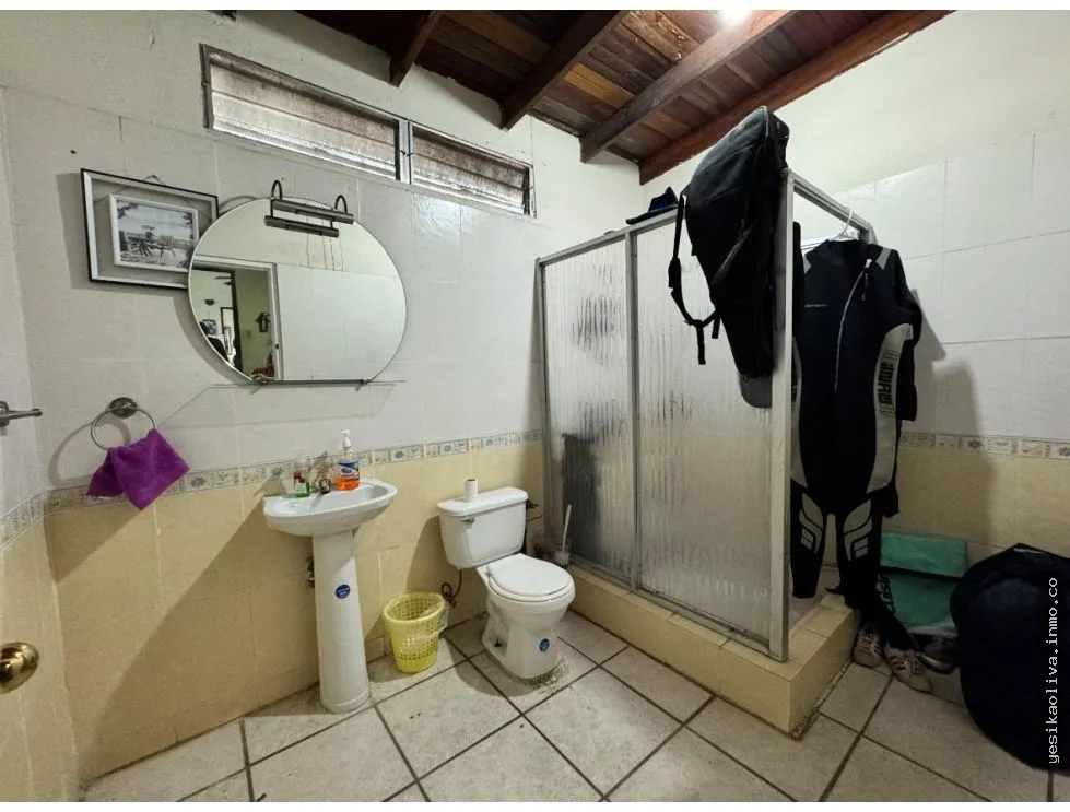 Venta de Residencia con potencial comercial en Las Cumbres