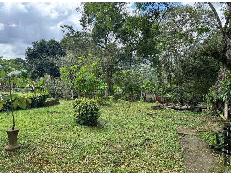 Venta de Residencia con potencial comercial en Las Cumbres
