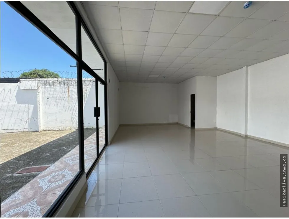 Venta de Plaza Comercial en Parque Lefevre