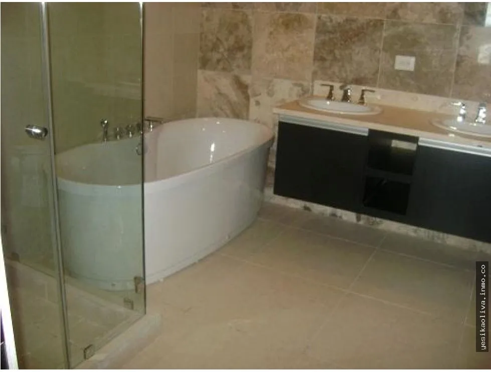 Venta y Alquiler de Apartamento Amoblado en Avenida Balboa