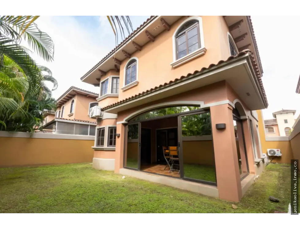 Venta de Residencia Costa Sur