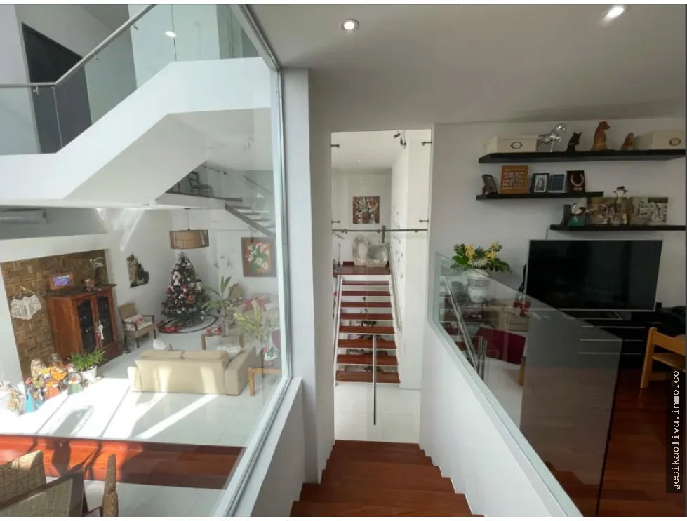 Alquiler de Residencia Altos del Golf / Casa Moderna