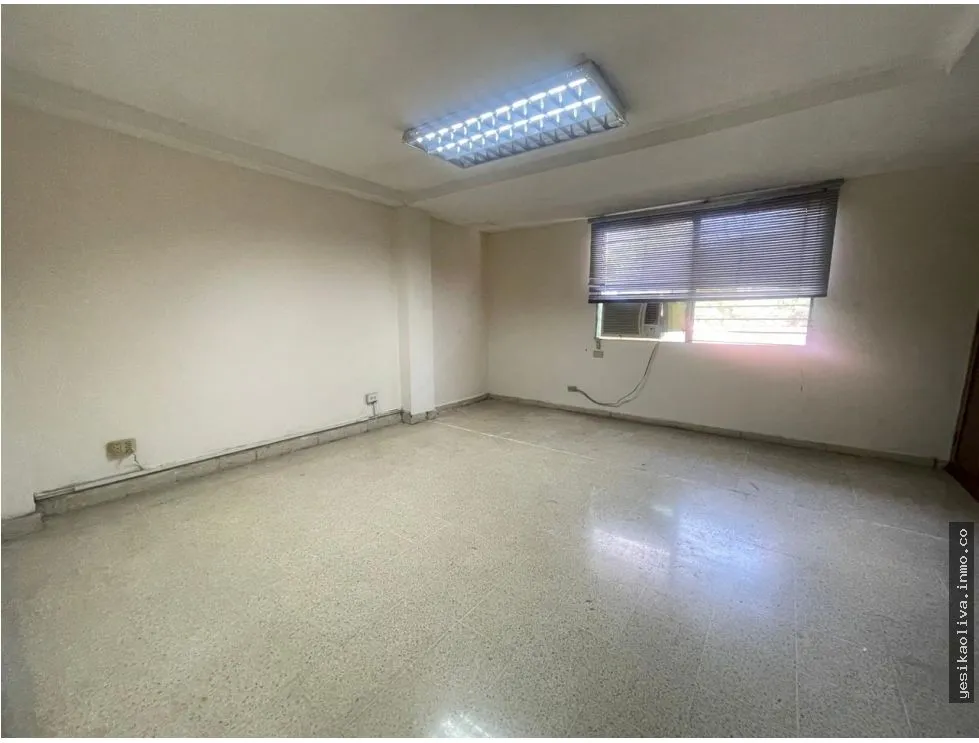 Venta de Residencial en Club X, El Ingenio, para Negocio / Hostal