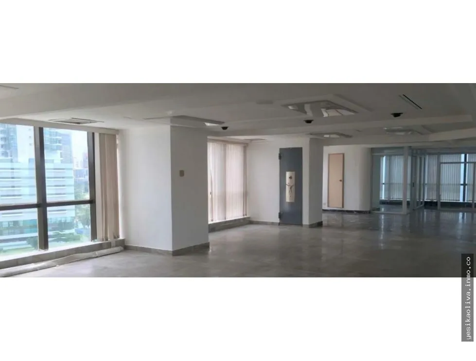 Office Rental on Balboa Avenue with Sea View