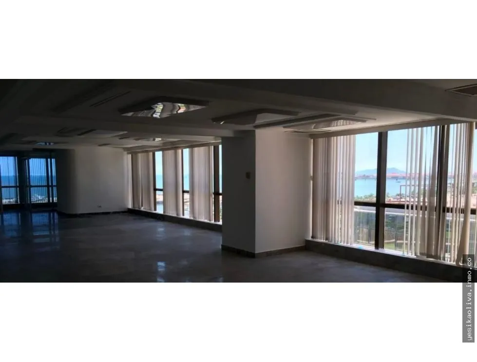 Office Rental on Balboa Avenue with Sea View