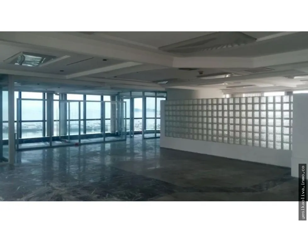 Office Rental on Balboa Avenue with Sea View