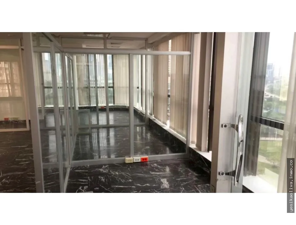 Office Rental on Balboa Avenue with Sea View