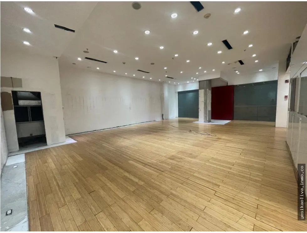 Venta de Local Comercial en Avenida Balbia
