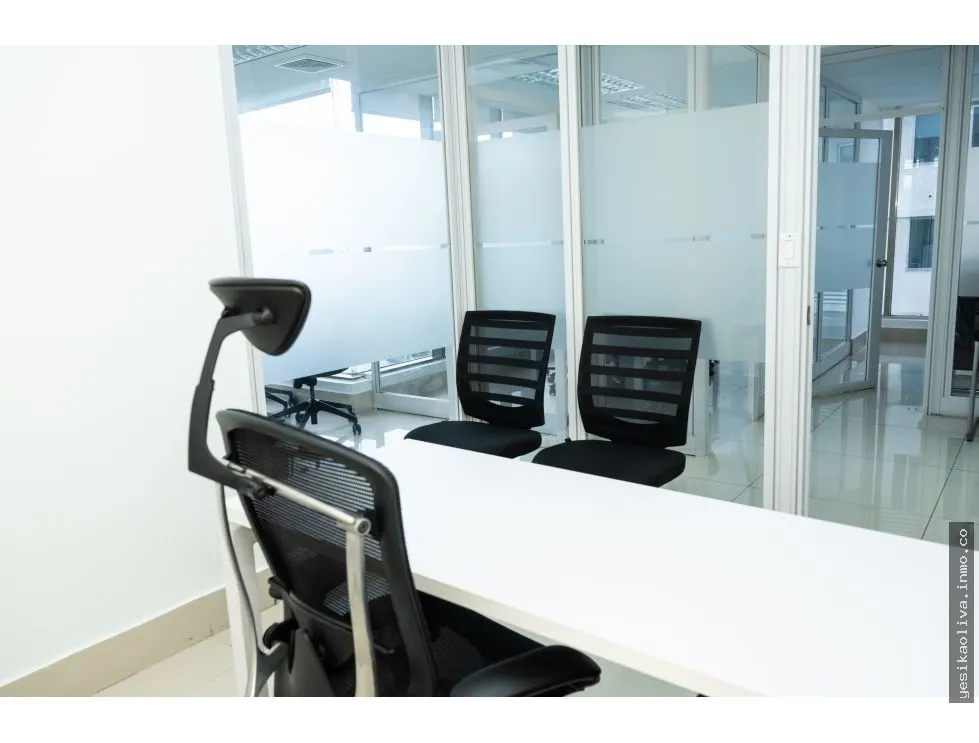 Office Rental on Avenida Balboa