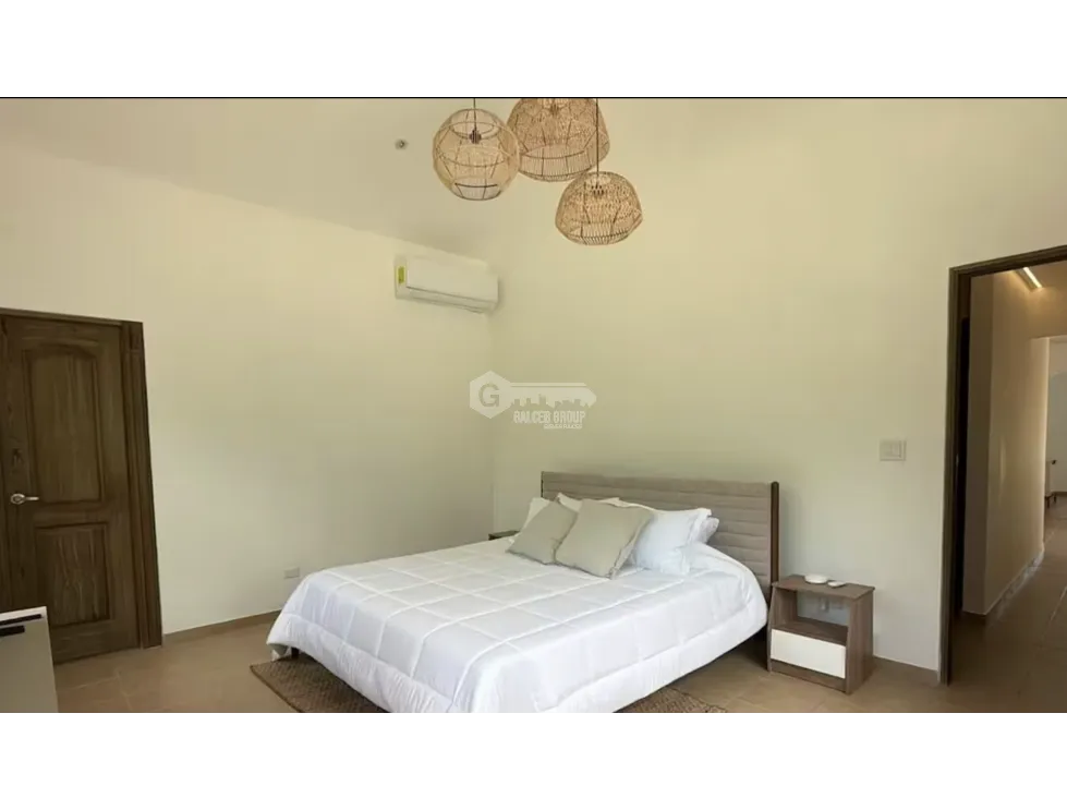 COCLE / SANTA CLARA / 4 HABITACIONES / 2600 M2 / TERRAZA / JARDIN