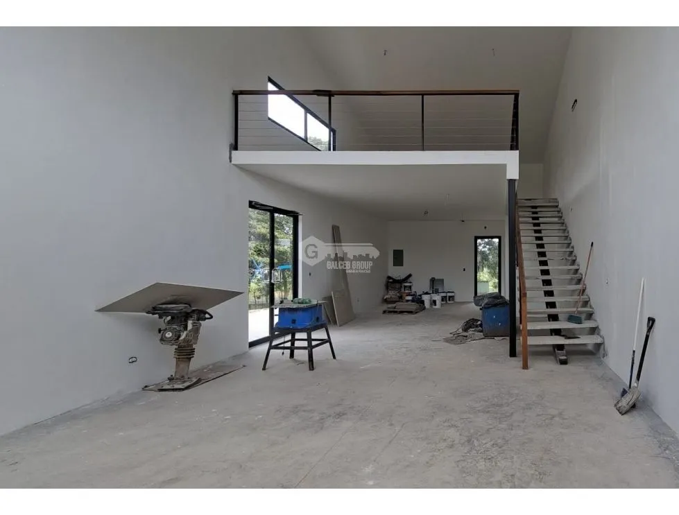 SE ALQUILA LOCAL COMERCIAL 120M EN SAN CARLOS SOBRE VIA ASFALTADA