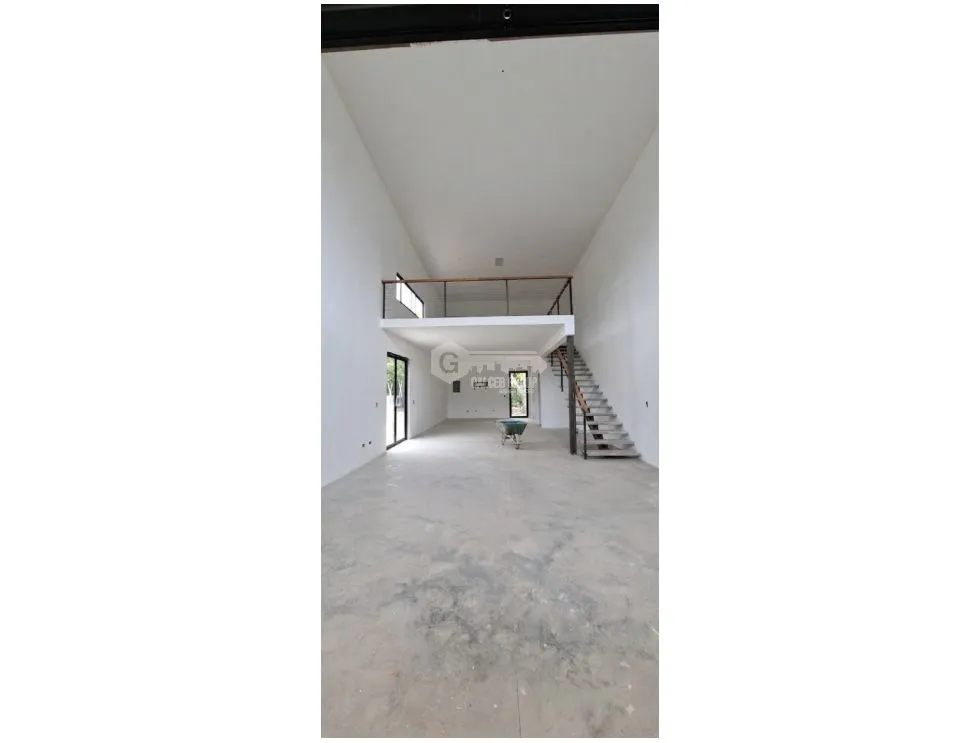 SE ALQUILA LOCAL COMERCIAL 120M EN SAN CARLOS SOBRE VIA ASFALTADA