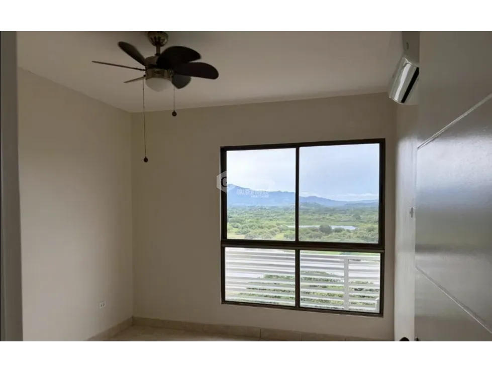 SE ALQUILA APARTAMENTO 250M EN NUEVA GORGONA PH BILTMORE SEMI-AMOBLADO