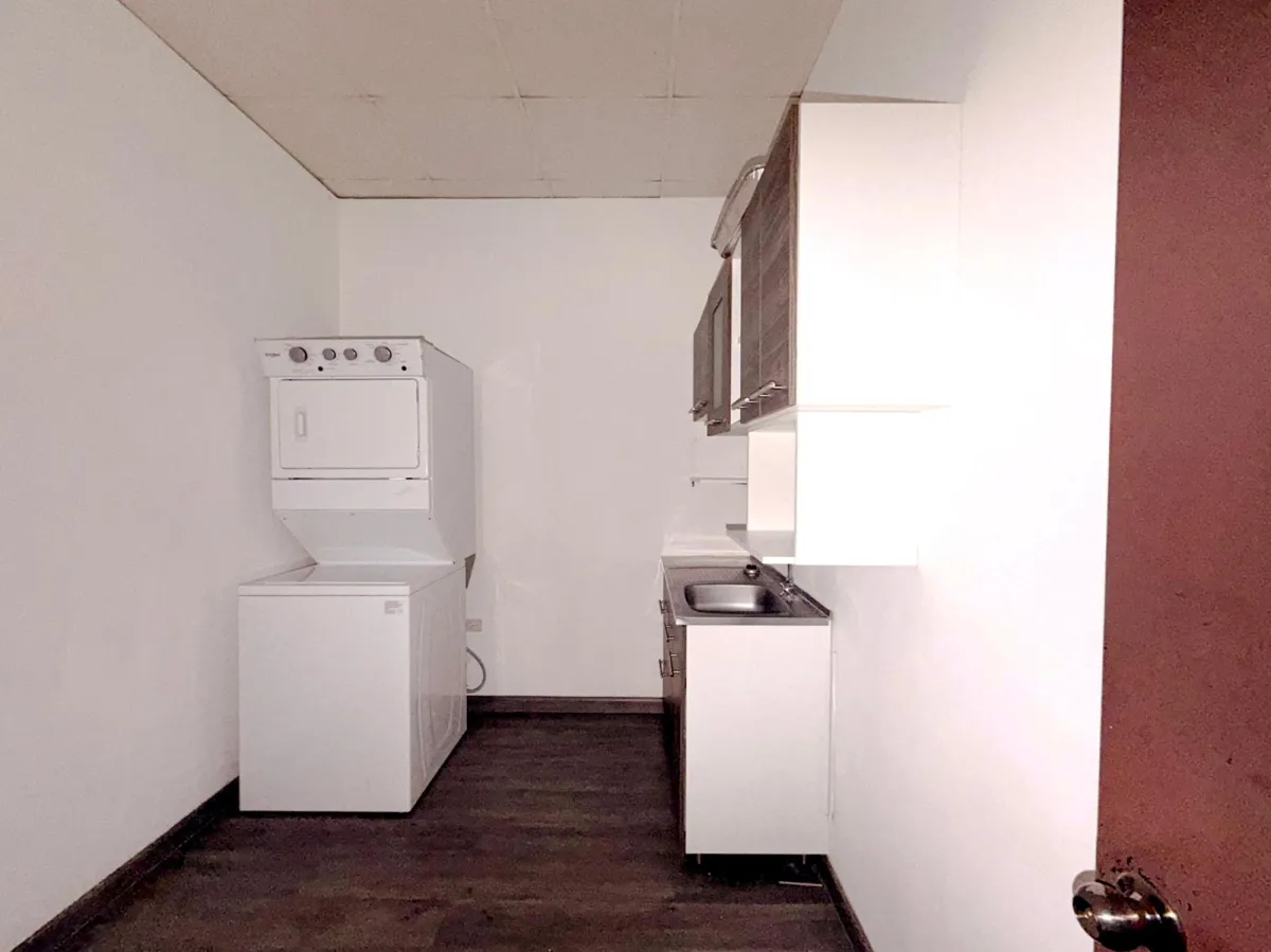 LOCAL REMODELADO EN VIA BRASIL PARA SALON DE BELLEZA - VIA BRASIL 151 M2