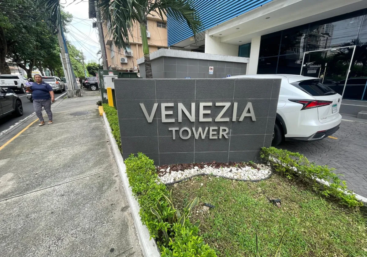 Se alquila apartamento super moderno y espectacular en El Carmen