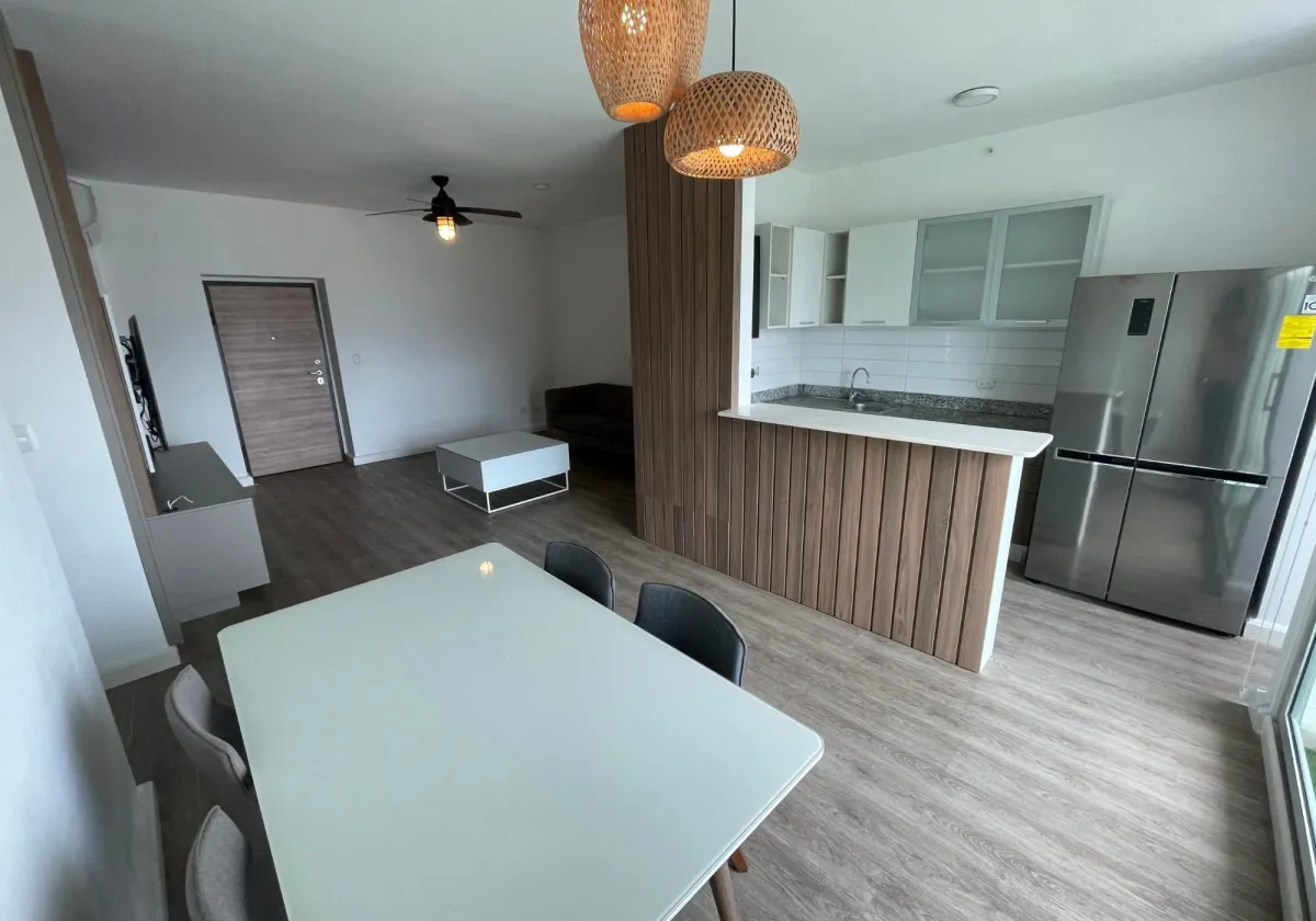 Se alquila apartamento super moderno y espectacular en El Carmen
