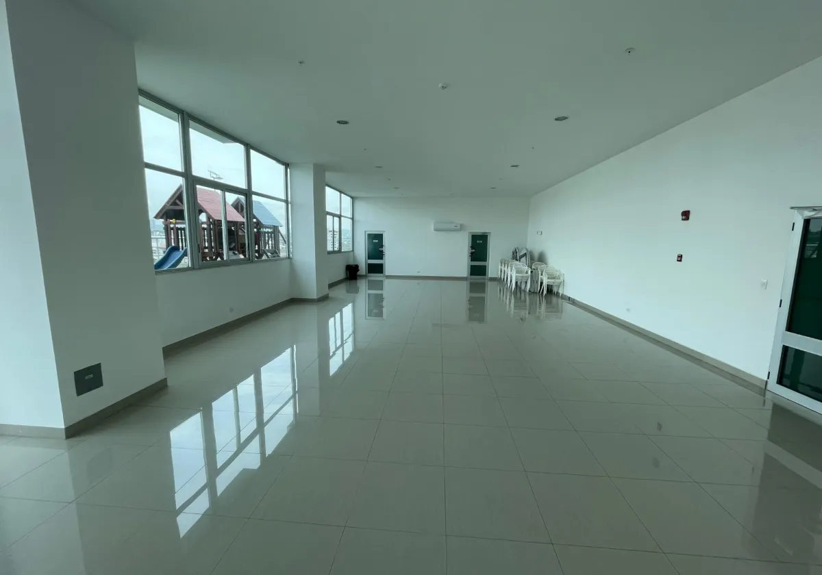 Se alquila apartamento super moderno y espectacular en El Carmen