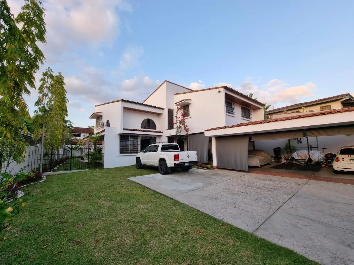 House for Sale in La Alameda in Betania