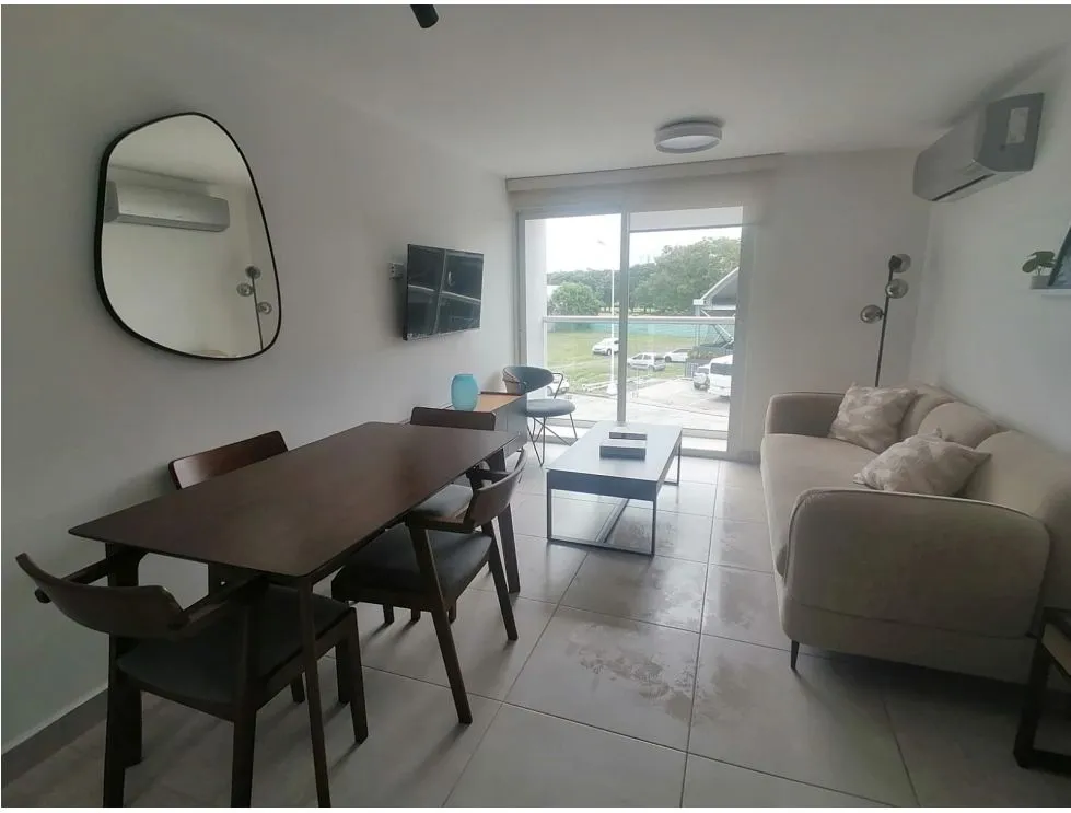 Alquiler de Apartamento Amoblado en Panamá Viejo Residences. LM