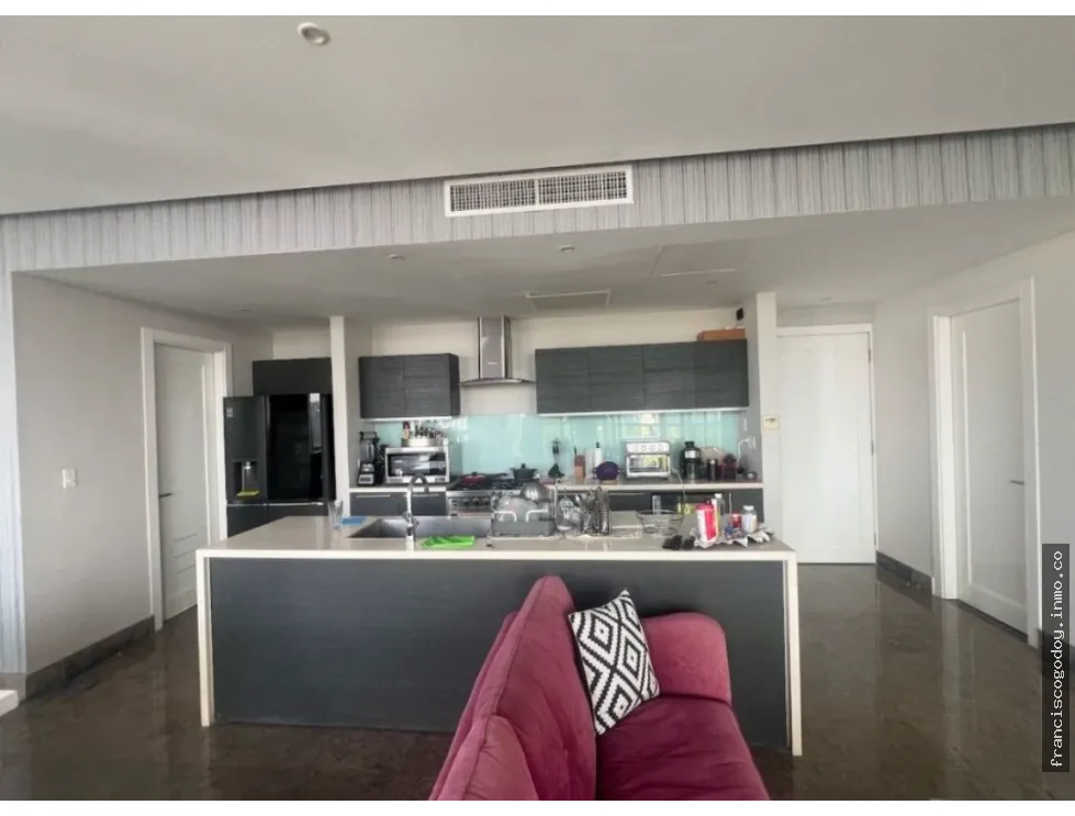 Apartment for Sale on Avenida Balboa