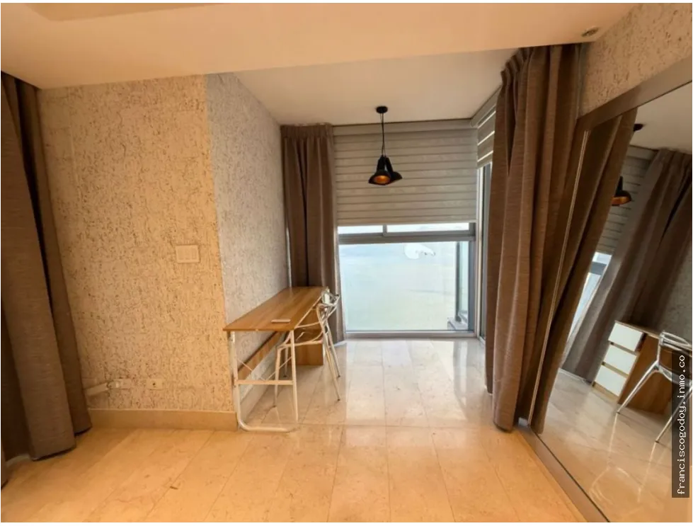 Apartment for Sale on Avenida Balboa