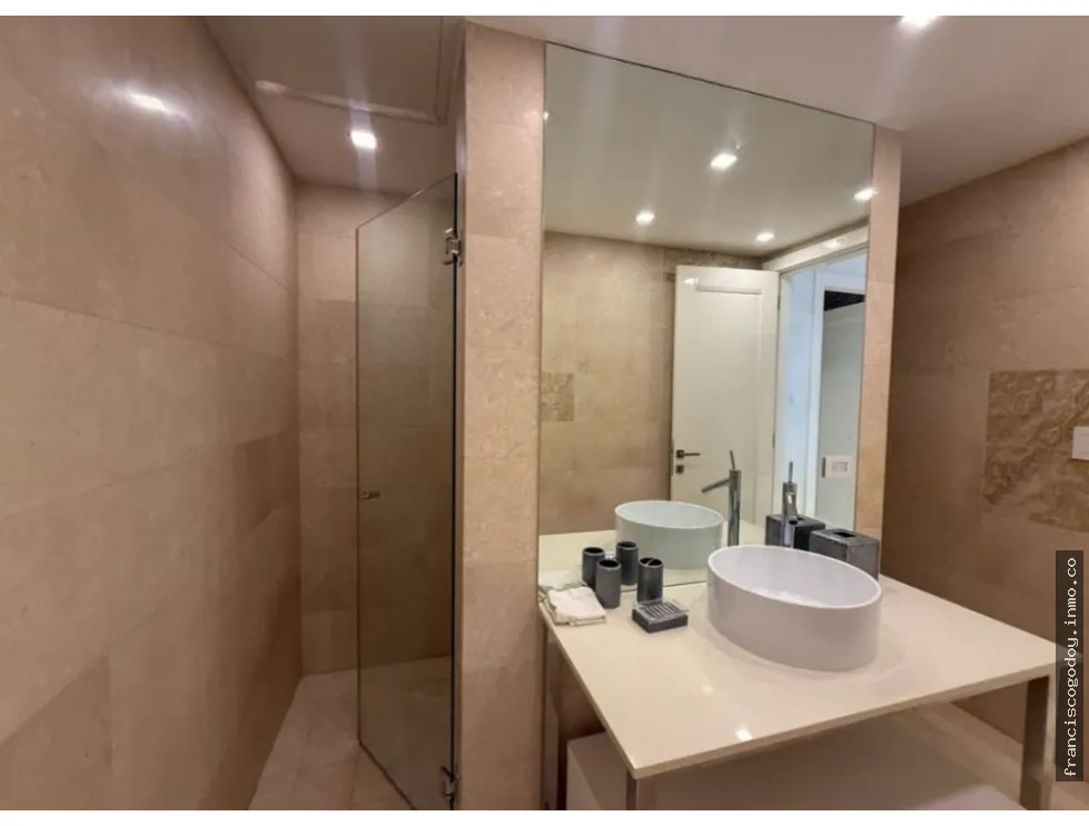 Apartment for Sale on Avenida Balboa