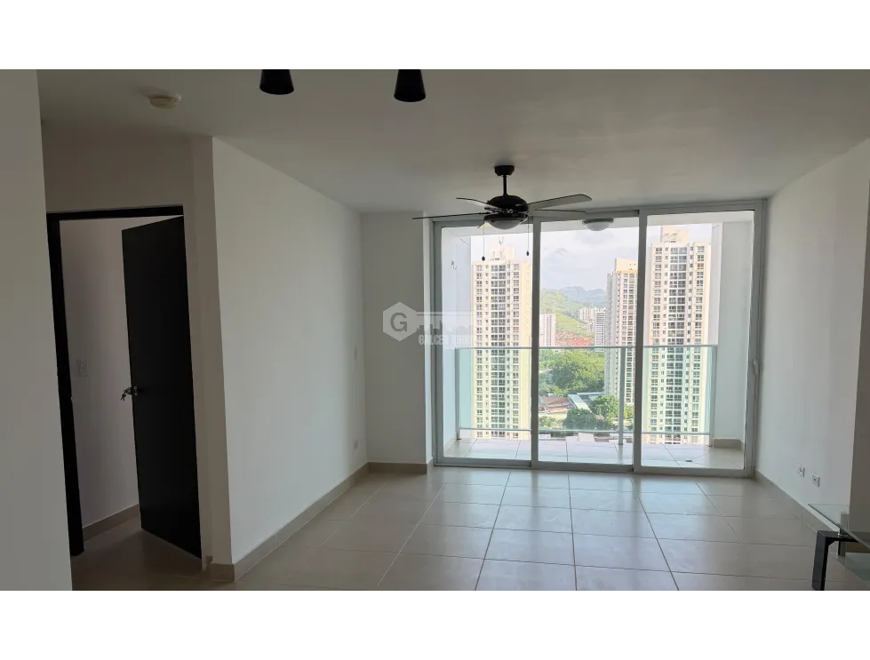 SPACIOUS APARTMENT FOR SALE CONDADO DEL REY KINGS PARK 85M WITH BALCONY