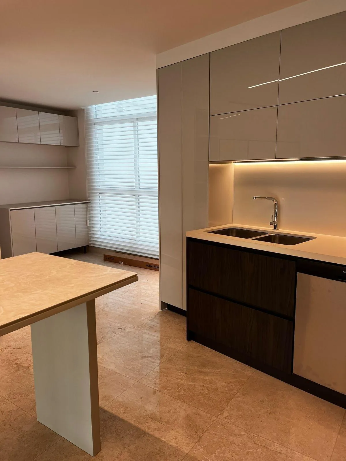 PH SANTAMARIA SIGNATURE CRESCENT LANE