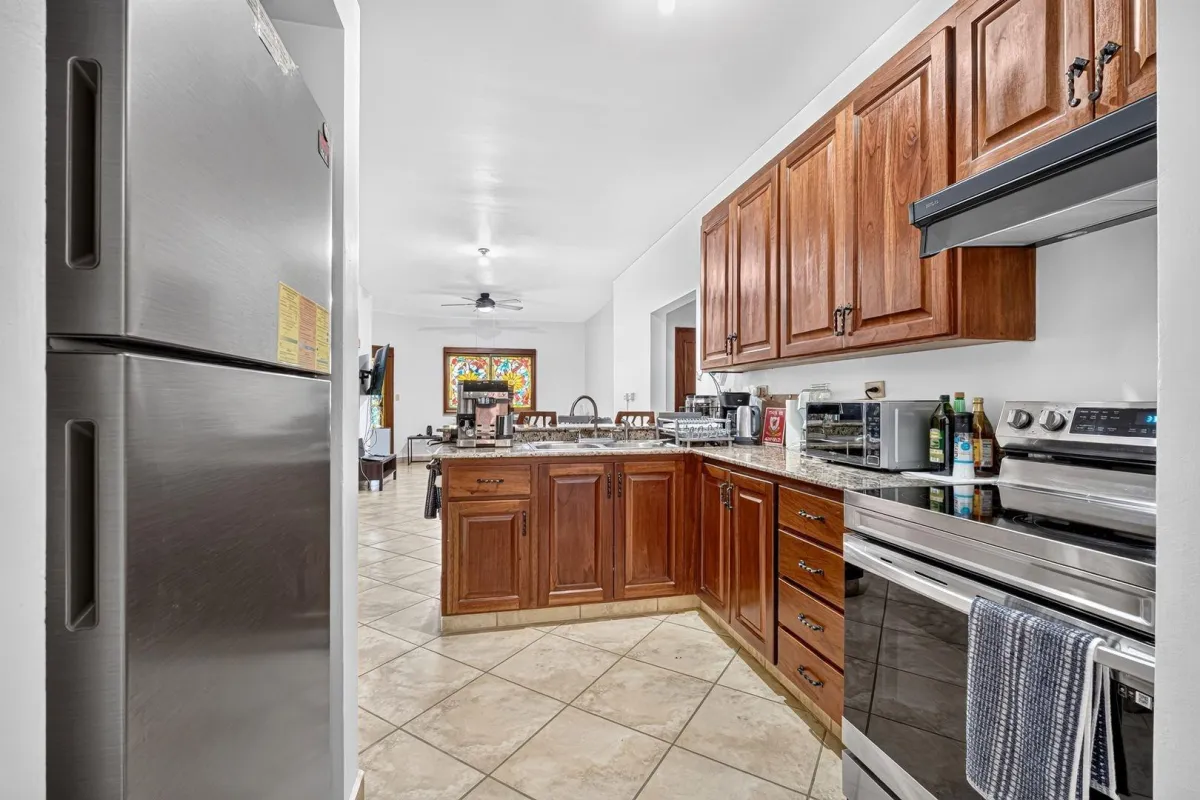 Third Floor Exclusive Condo in Valle Escondido