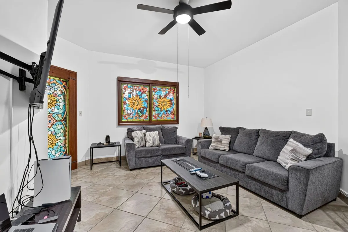 Third Floor Exclusive Condo in Valle Escondido