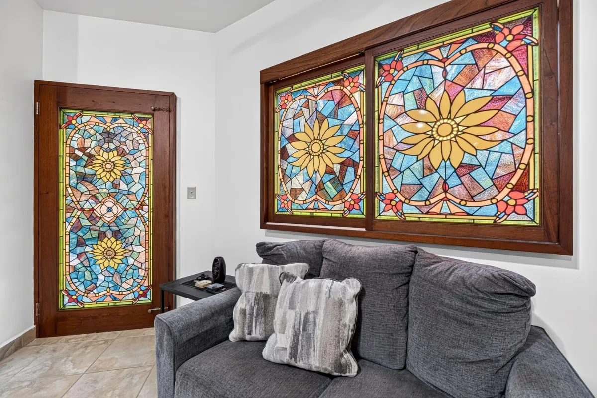 Third Floor Exclusive Condo in Valle Escondido