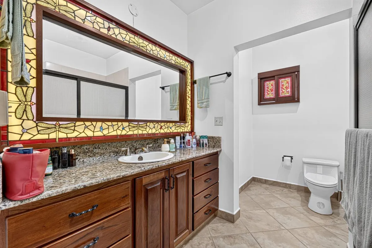 Third Floor Exclusive Condo in Valle Escondido