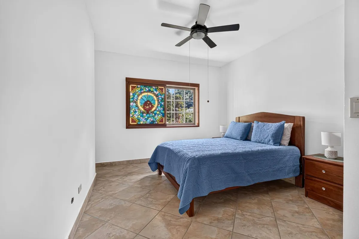 Third Floor Exclusive Condo in Valle Escondido