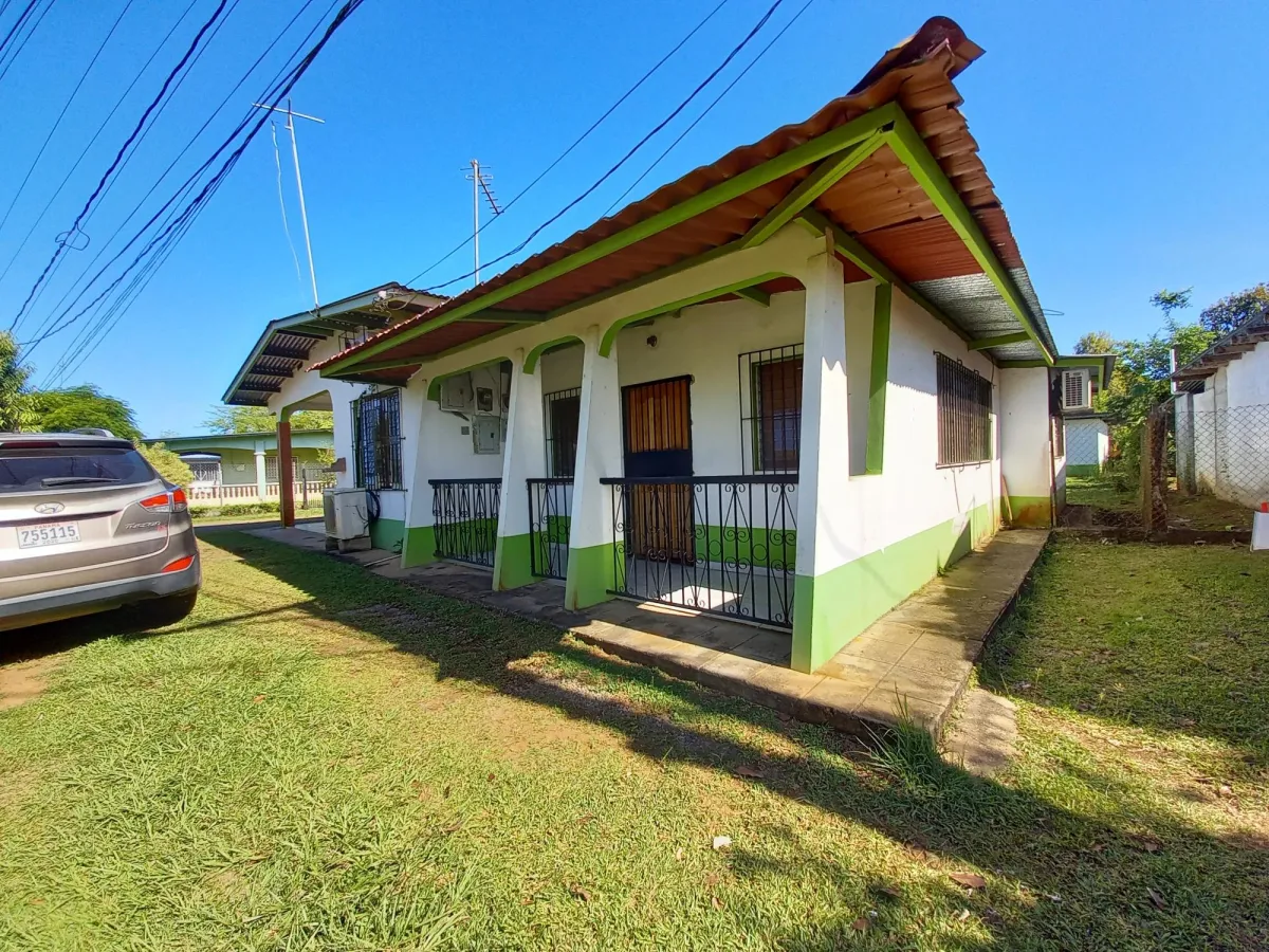 House or office in Las Lajas Chiriquí– near beach