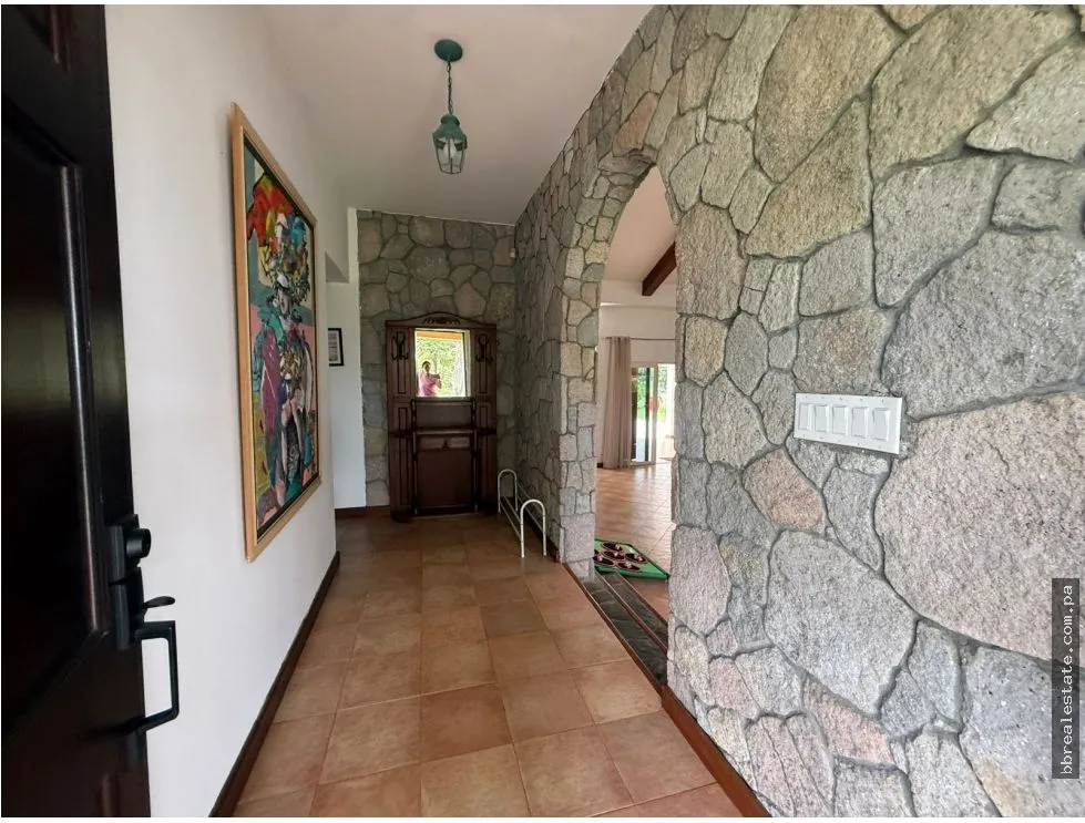 Sale of House at Coronado Golf Club, Coronado Beach