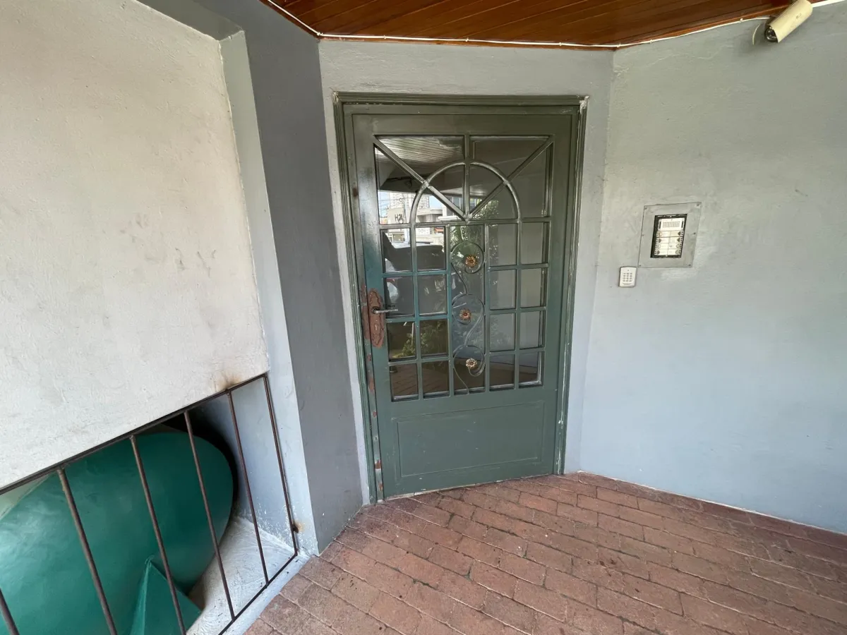 Se vende apartamento en Via Porras (PH Los Caobos)