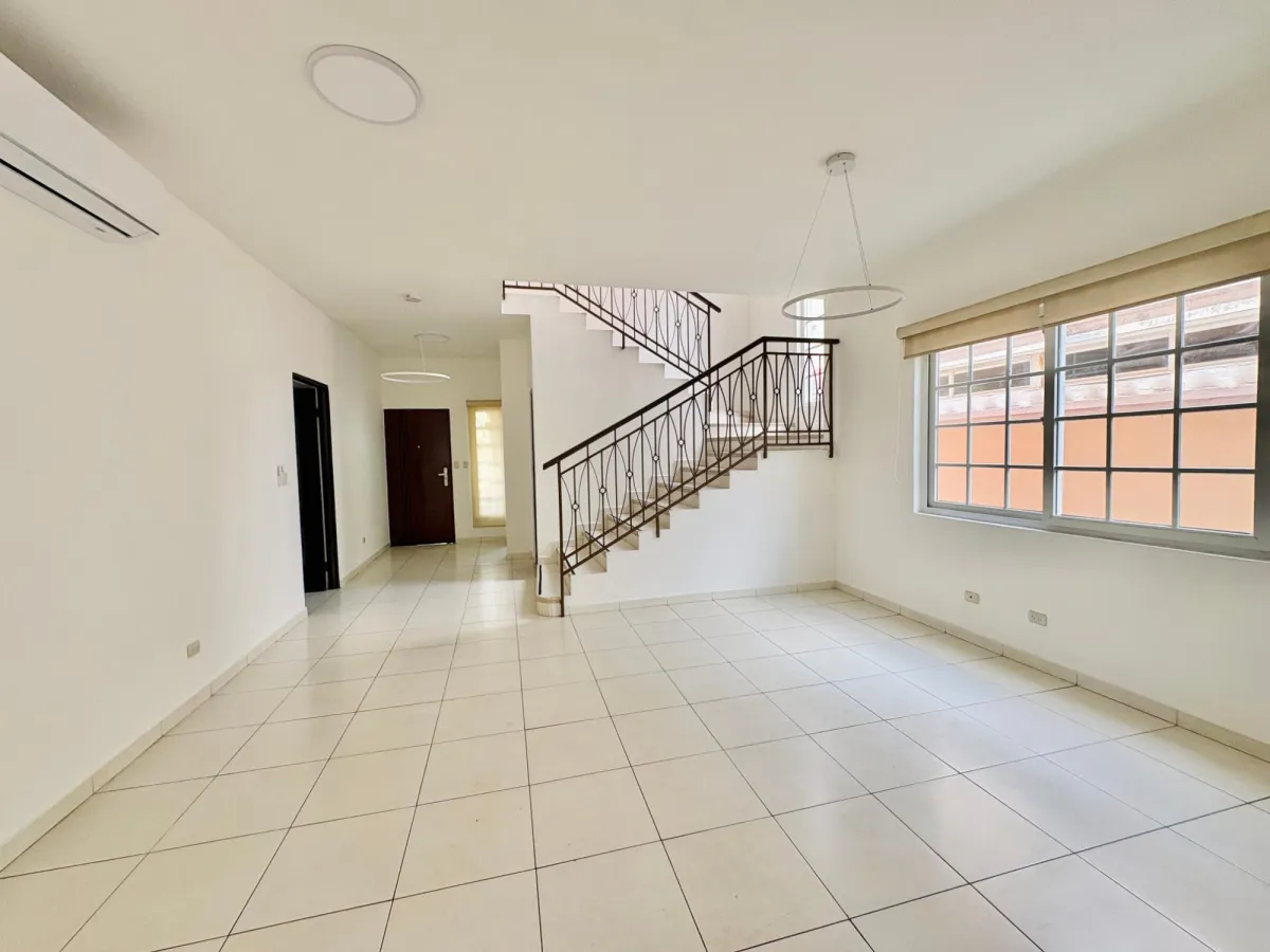 Casa en Alquiler en Costa Sur - PH Villa Valencia