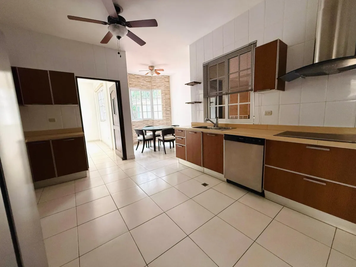 Casa en Alquiler en Costa Sur - PH Villa Valencia