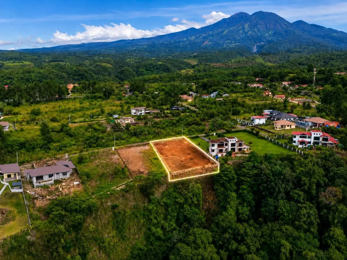 Lote con Vistas al Cañón y al Volcán Barú en Boquete Panamá