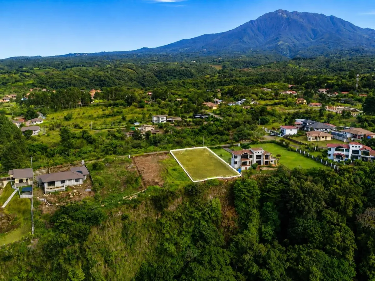 Lote con Vistas al Cañón y al Volcán Barú en Boquete Panamá